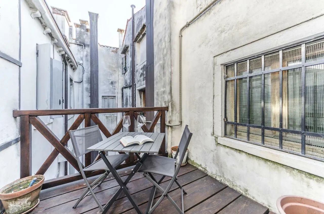 Maurizio House - Near The Train Station Apartment Venice