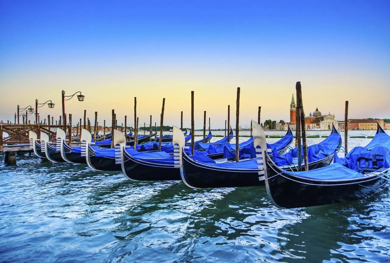 Apartamento Maurizio House - Near The Train Station Venecia 0*,
