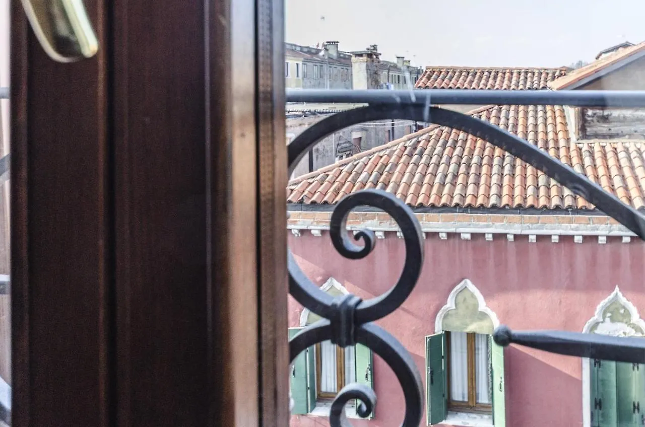 Apartamento Maurizio House - Near The Train Station Venecia 0*,  Italia